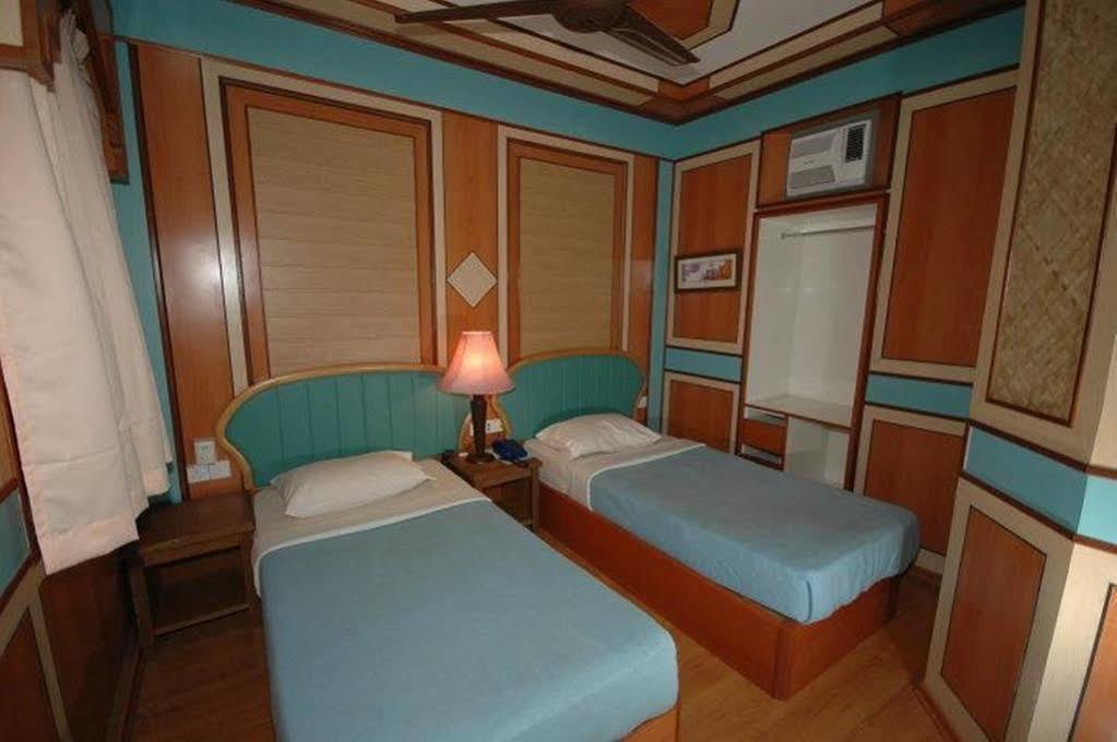Shari La Island Resort Kampong Pasir Hantu Ngoại thất bức ảnh