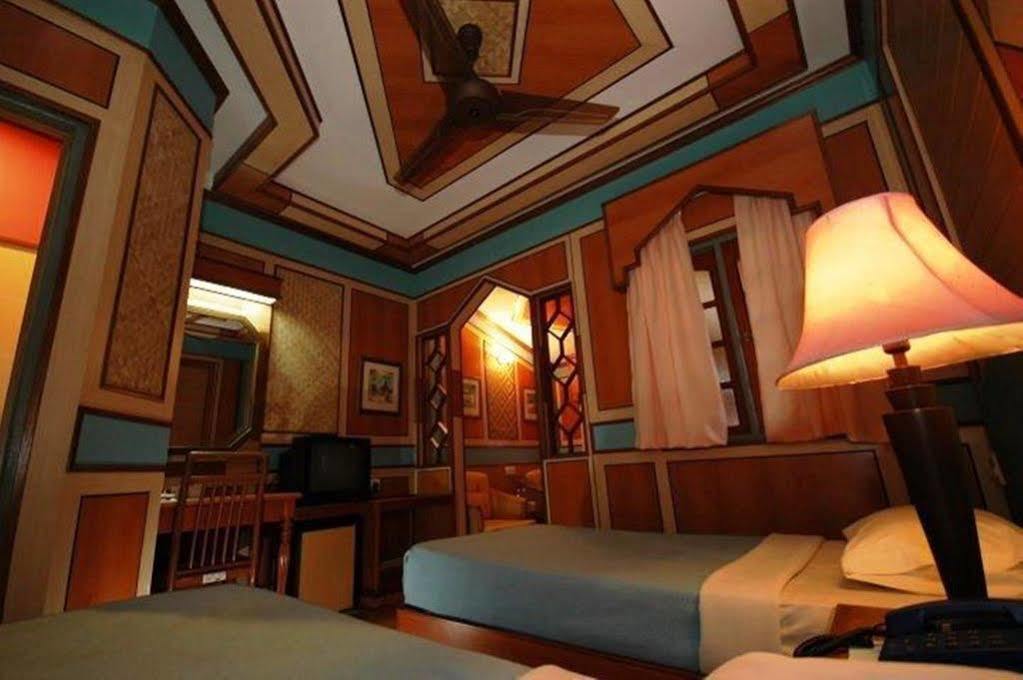 Shari La Island Resort Kampong Pasir Hantu Ngoại thất bức ảnh